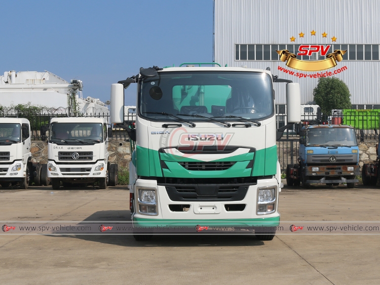 10,000 Litres Fecal Suction Truck ISUZU - Front Side View